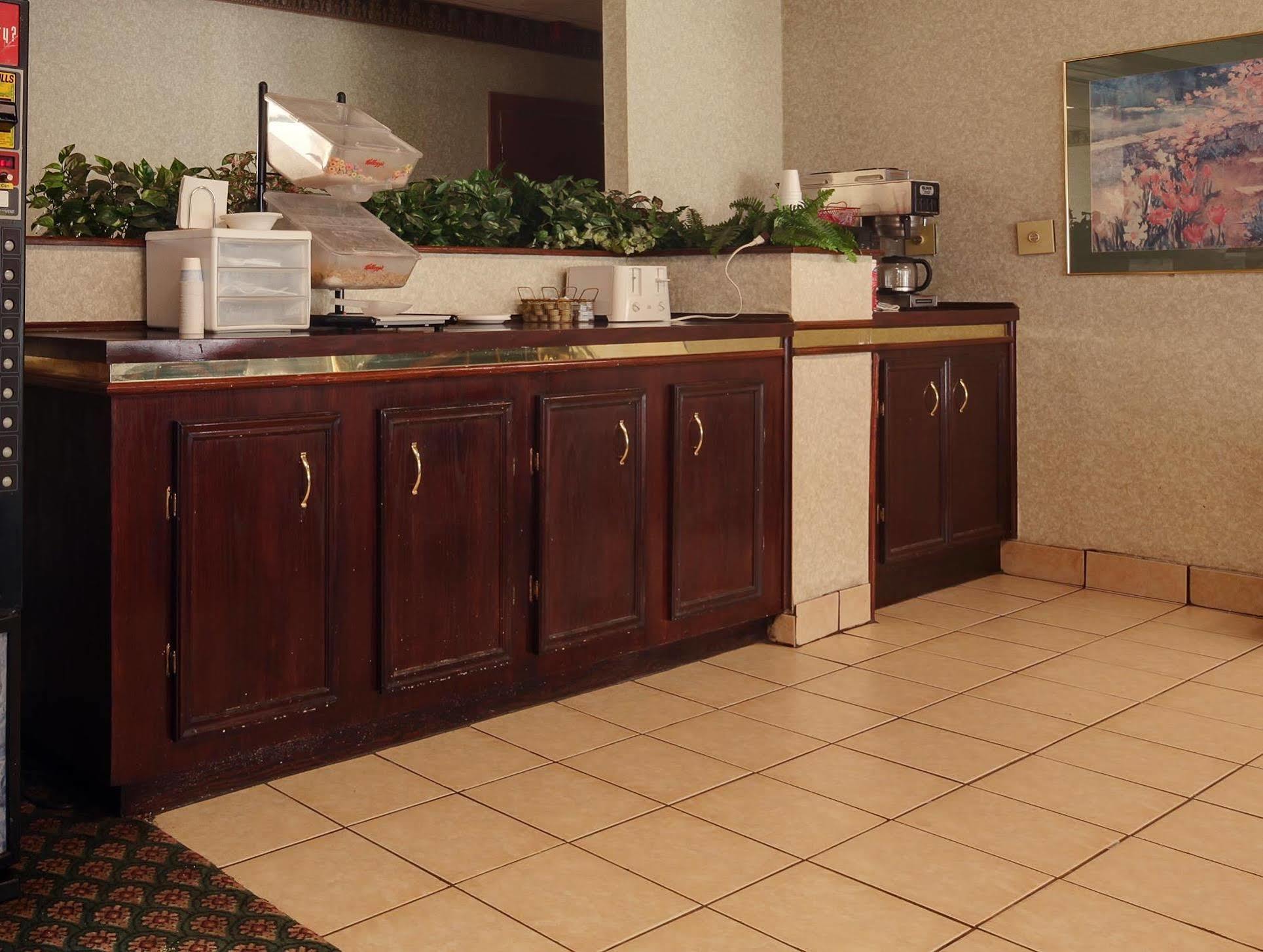 Americas Best Value Inn Marshall Bel Air Ngoại thất bức ảnh